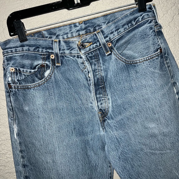 Levi's 501 Denim Jeans Distressed Straight Leg Pants Light Blue - Size 32 x 29 - Picture 3 of 7